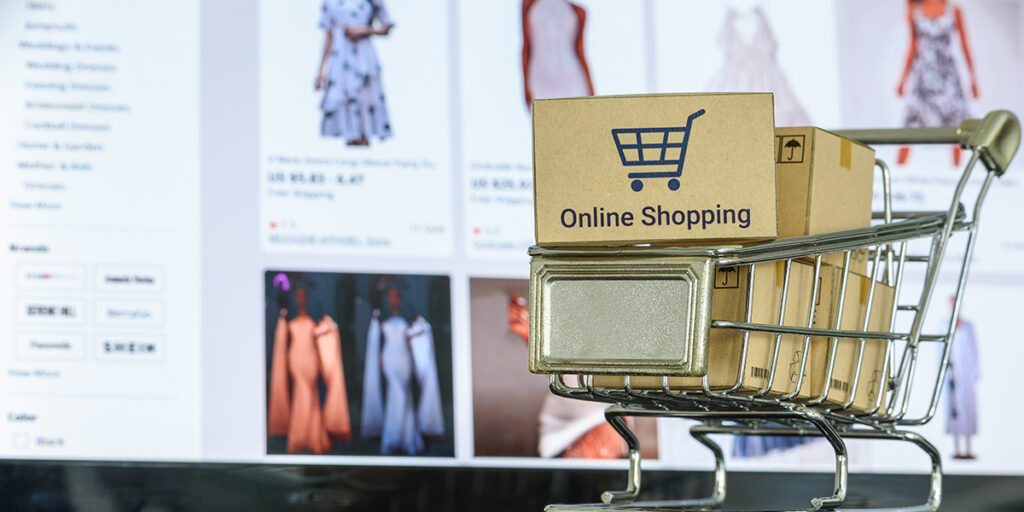 Online Shopping Catalogs with Instant Credit: Pros and Cons